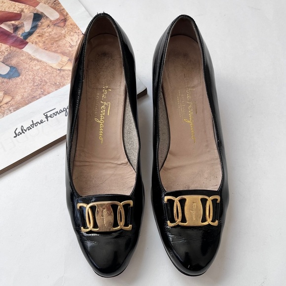 Salvatore Ferragamo Black Patent Leather Low Heel Pumps Size 8 C - Picture 4 of 12